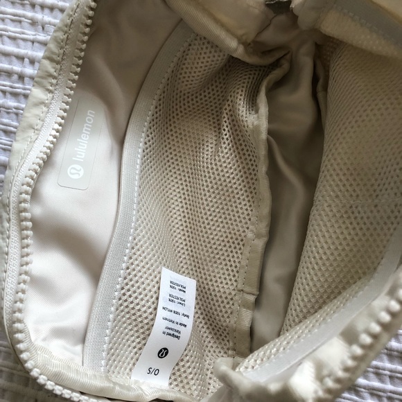 **SOLD** Lululemon Everywhere Belt Bag (White Opal) - Picture 7 of 9